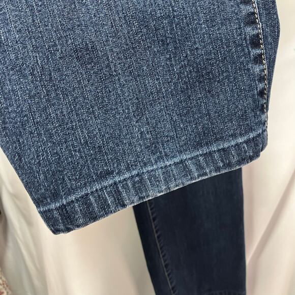 Chico's 2.5 Short Womens Straight Leg Medium Wash Jeans Size 14P Classic‎ Denim - Picture 10 of 16